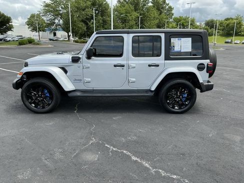 Used 2023 Jeep Wrangler Unlimited Sahara AWD/4WD image 8