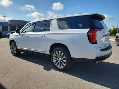Used 2021 GMC Yukon XL Denali w/ Denali Ultimate Package AWD/4WD image 3
