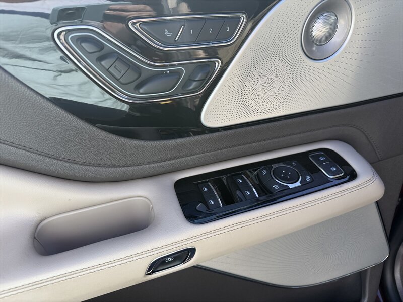 Used 2020 Lincoln Aviator Reserve w/ Equipment Group 202A AWD/4WD image 18