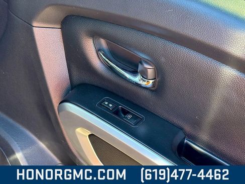 Used 2023 Nissan Titan SV w/ SV Convenience Package image 22