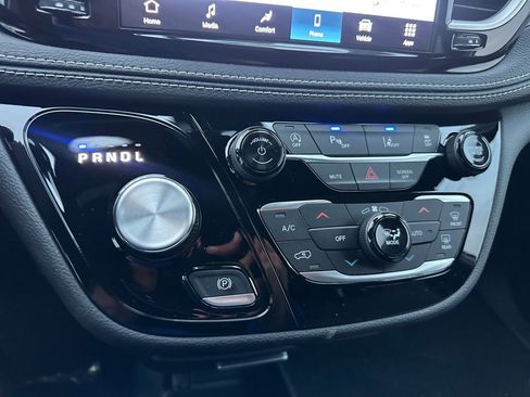 New 2026 Chrysler Pacifica Select FWD image 20