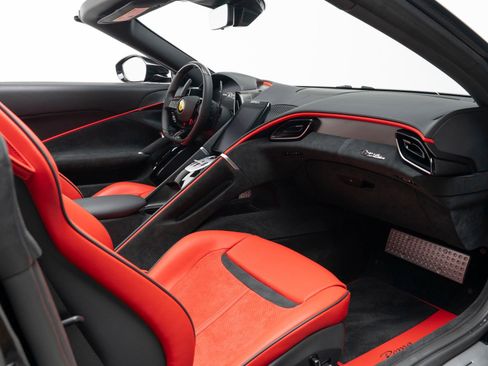 Used 2025 Ferrari Roma Spider RWD image 42