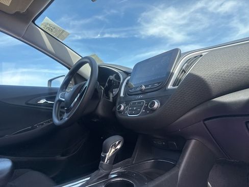 Used 2025 Chevrolet Malibu LT image 29
