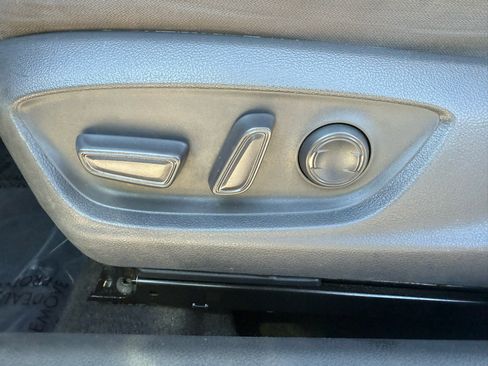 Used 2019 Toyota Camry LE image 21