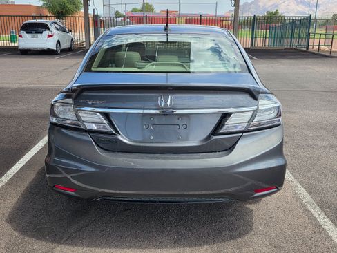 Used 2013 Honda Civic Hybrid Sedan image 4