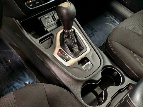 Used 2015 Jeep Cherokee Latitude image 22