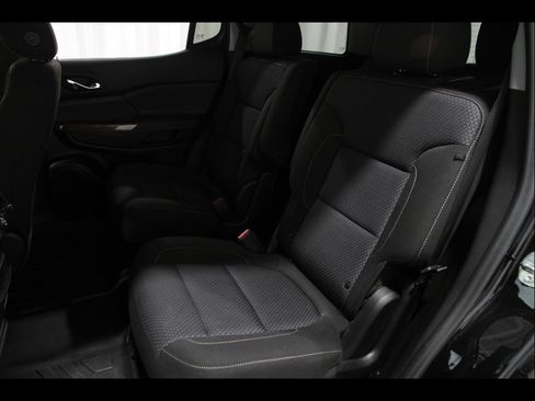 Used 2022 GMC Acadia SLE FWD image 18