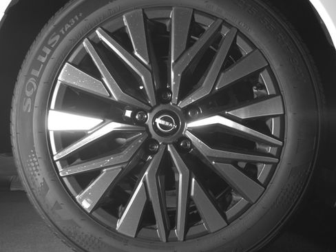 Used 2025 Nissan Altima 2.5 SV FWD image 12