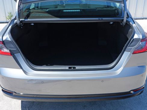 Used 2026 Toyota Camry XLE w/ Premium Plus Package image 9