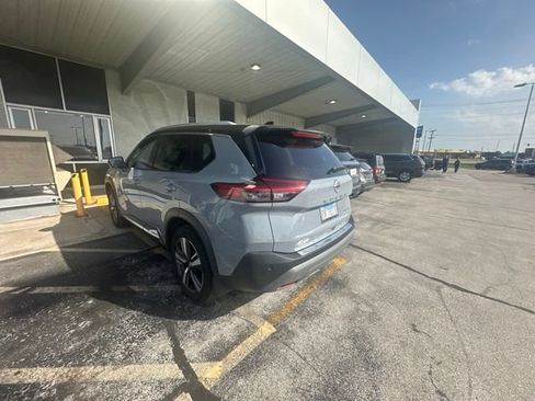 Used 2021 Nissan Rogue SL w/ Premium Package AWD/4WD image 2