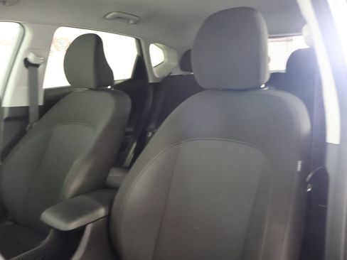 Used 2025 Hyundai Kona SEL FWD image 24