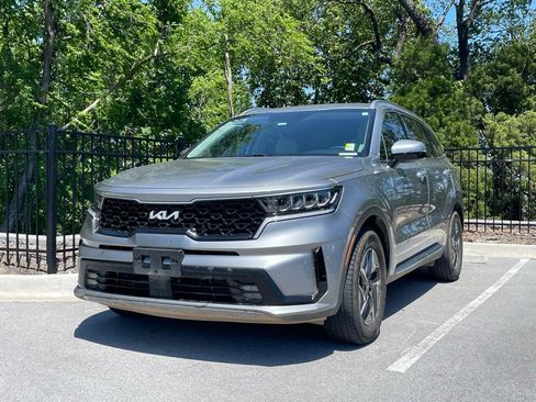 Used 2022 Kia Sorento EX FWD image 3
