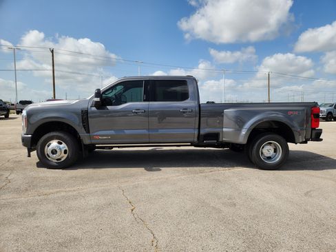 New 2026 Ford F350 Platinum AWD/4WD image 3