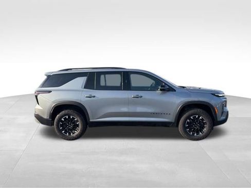 Used 2024 Chevrolet Traverse Z71 w/ Enhanced Driving Package image 8