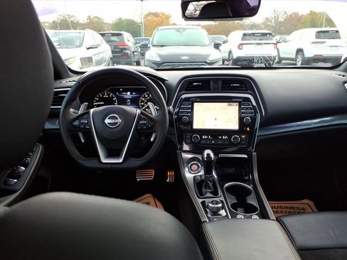 Used 2023 Nissan Maxima SR w/ Sport Mat Group image 10
