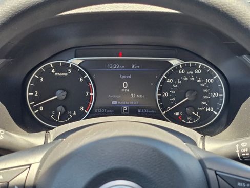 Used 2025 Nissan Altima 2.5 SV FWD image 19