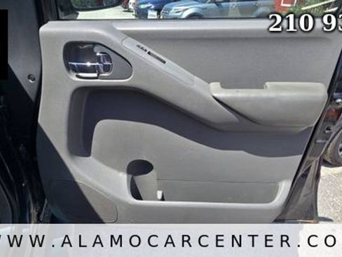 Used 2012 Nissan Frontier SV AWD/4WD image 19