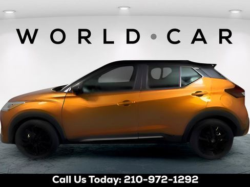 Used 2021 Nissan Kicks SR w/ SR Premium Package image 4