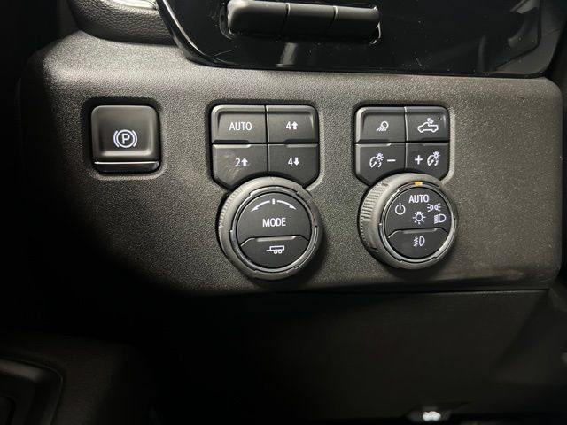 Used 2025 Chevrolet Silverado 3500 High Country w/ High Country Premium Package AWD/4WD image 35