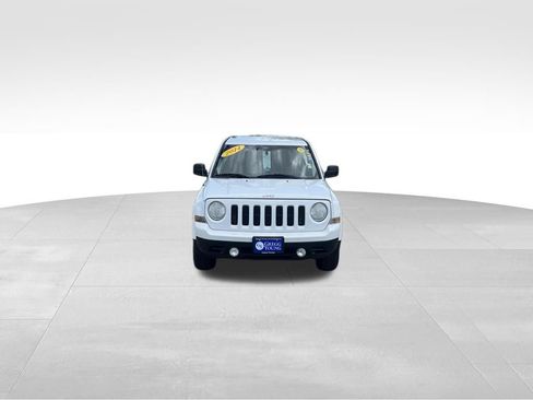 Used 2014 Jeep Patriot Latitude AWD/4WD image 9