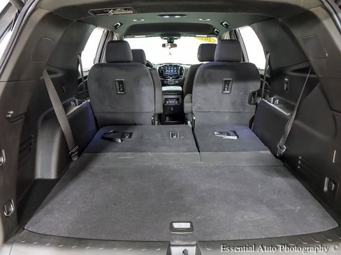 Used 2023 Chevrolet Traverse LT AWD/4WD image 28