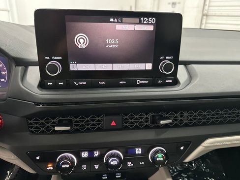 Used 2023 Honda Accord EX image 12