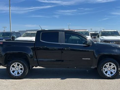 Used 2018 Chevrolet Colorado LT AWD/4WD image 2