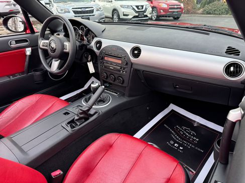 Used 2006 MAZDA MX-5 Miata 3rd Generation Limited image 25
