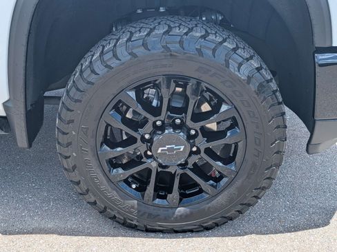 Used 2025 Chevrolet Silverado 2500 LTZ w/ Trail Boss Package AWD/4WD image 11