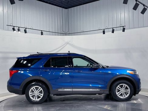 Used 2022 Ford Explorer XLT w/ Equipment Group 202A AWD/4WD image 10