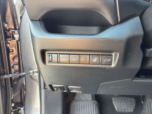 Used 2022 Toyota RAV4 XLE w/ Convenience Package AWD/4WD image 18