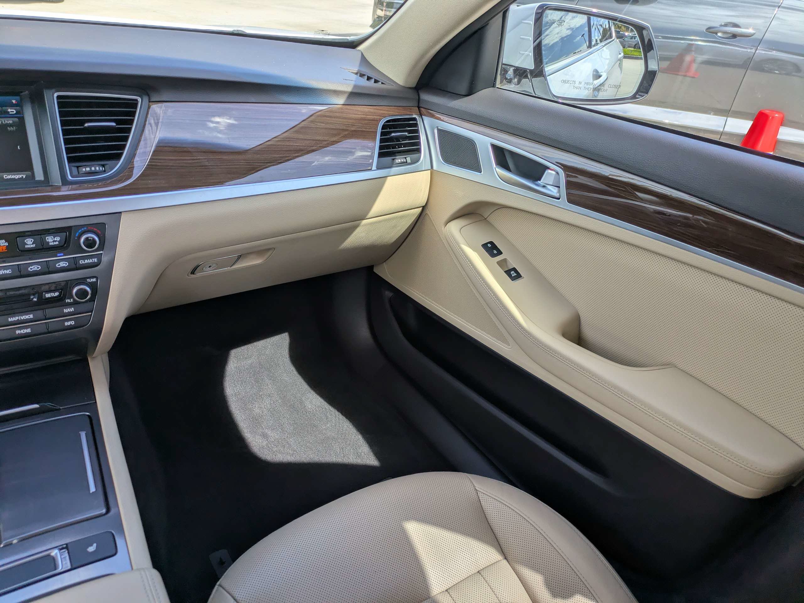 Used 2018 Genesis G80 3.8 RWD image 15