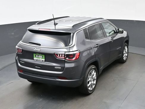 Used 2024 Jeep Compass Latitude AWD/4WD image 38