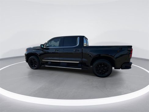 Used 2022 Chevrolet Silverado 1500 High Country w/ Technology Package image 9