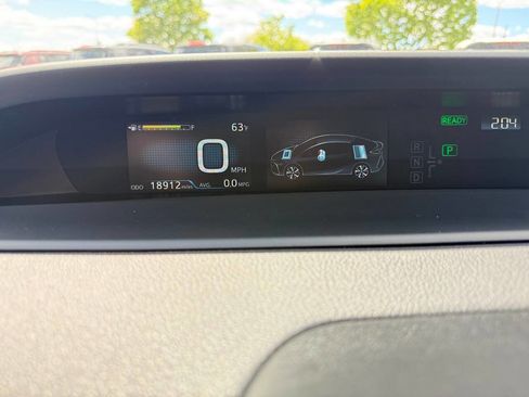 Used 2020 Toyota Prius Prime LE FWD image 16