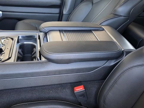 New 2026 Jeep Grand Wagoneer 4WD image 9