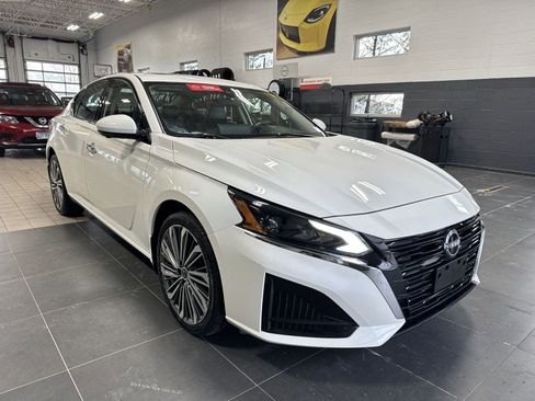 Certified 2023 Nissan Altima 2.5 SL AWD/4WD image 11