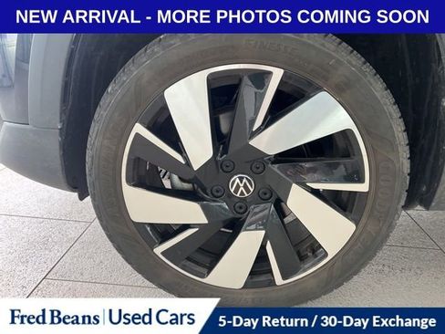 Used 2023 Volkswagen Taos SEL image 12