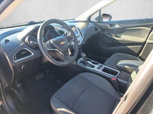 Used 2017 Chevrolet Cruze LS image 9