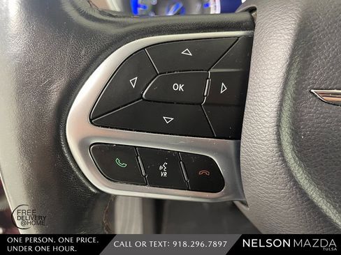 Used 2019 Chrysler Pacifica Touring-L Plus image 22