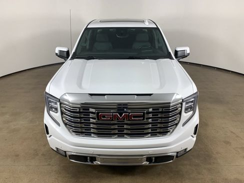 Used 2023 GMC Sierra 1500 Denali w/ Denali Reserve Package AWD/4WD image 4