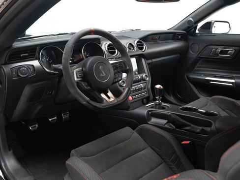 Used 2018 Ford Mustang Shelby GT350R w/ Equipment Group 920A image 2