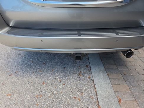 Used 2023 Lexus GX 460 Luxury w/ Accessory Package image 8