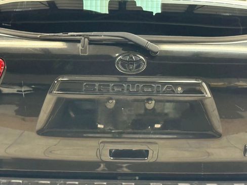 Used 2013 Toyota Sequoia SR5 image 11