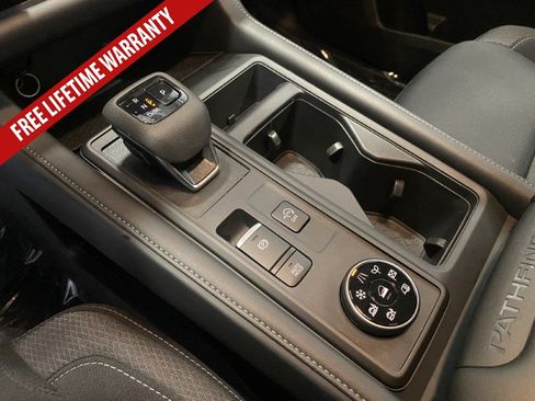Used 2026 Nissan Pathfinder S AWD/4WD image 33