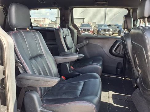 Used 2017 Dodge Grand Caravan GT FWD image 18