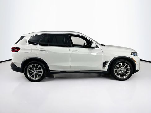 Used 2024 BMW X5 xDrive40i w/ Premium Package image 4