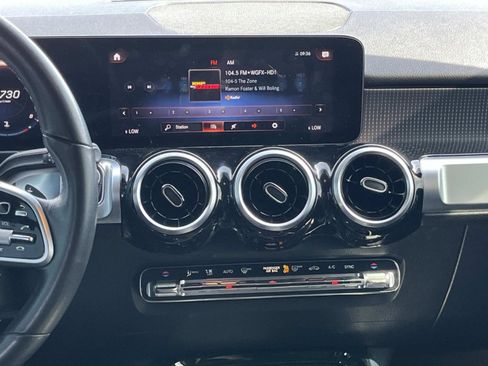 Used 2023 Mercedes-Benz GLB 250 4MATIC image 18