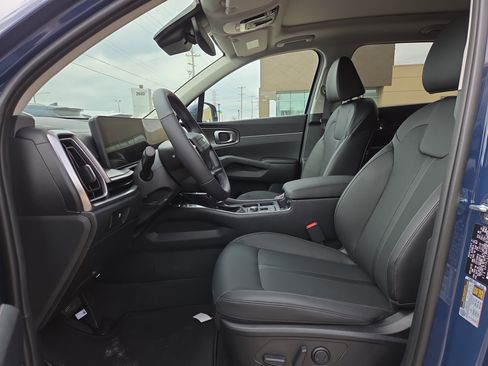 New 2026 Kia Sorento S w/ S Panoramic Sunroof Package FWD image 5