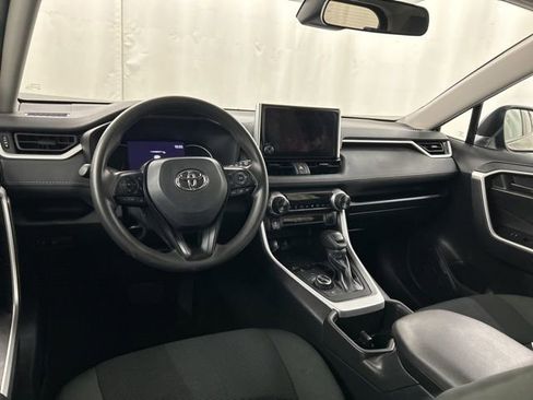 Used 2024 Toyota RAV4 LE AWD/4WD image 18